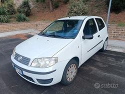 Bianco Usata 2009 Fiat Punto Due volumi | 1200 € (Ottimo prezzo)