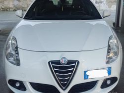 Usata 2011 Alfa Romeo Giulietta Exclusive Due volumi | 7999 € (Molto cara)
