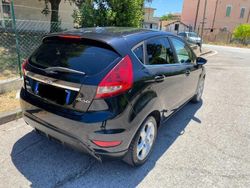 Usata 2009 Ford Fiesta Titanium Due volumi | 2200 € (Buon prezzo)
