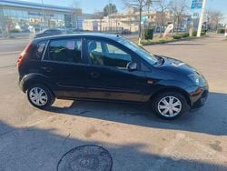 Usata 2007 Ford Fiesta Tre volumi | 2250 € (Molto cara)