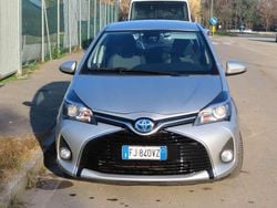 Argento Usata 2017 Toyota Yaris Hybrid Active Tre volumi | 9800 € (Buon prezzo)