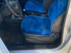 Grigio Usata 2004 Citroën C2 Exclusive Due volumi | 1499 € (Ottimo prezzo)