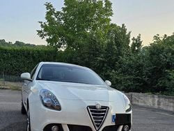Bianco Usata 2015 Alfa Romeo Giulietta Business Due volumi | 6500 € (Ottimo prezzo)