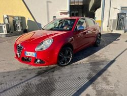 Rosso Usata 2014 Alfa Romeo Giulietta Distinctive Tre volumi | 6000 € (Ottimo prezzo)