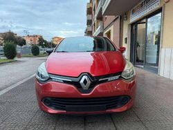 Rosso Usata 2015 Renault Clio IV Tre volumi | 7990 € (Buon prezzo)
