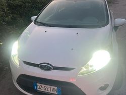 Bianco Usata 2009 Ford Fiesta Due volumi | 4000 € (Buon prezzo)