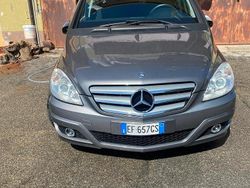 Grigio Usata 2010 Mercedes B180 Monovolume | 5000 €