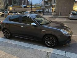 Grigio Usata 2013 Alfa Romeo Giulietta Distinctive Tre volumi | 6499 € (Buon prezzo)