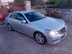 Grigio Usata 2011 Mercedes E350 Executive Tre volumi | 10.900 € (Buon prezzo)