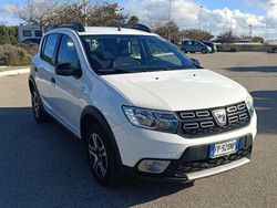 Bianco Usata 2018 Dacia Sandero Stepway Tre volumi | 9800 € (Buon prezzo)