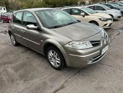 Grigio Usata 2008 Renault Mégane III Due volumi | 2980 €