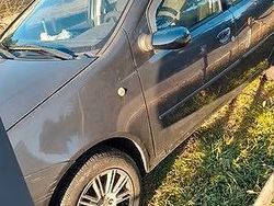 Grigio Usata 2008 Fiat Punto Due volumi | 3000 € (Molto cara)