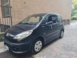 Usata 2006 Peugeot 1007 Due volumi | 750 € (Super prezzo)