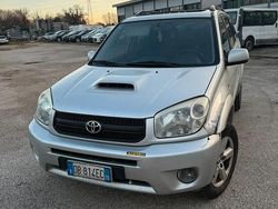 Grigio Usata 2006 Toyota RAV4 Station wagon | 2700 €