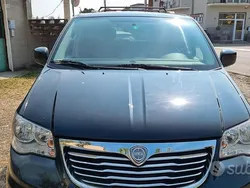 Usata 2012 Lancia Voyager Monovolume | 8900 € (Buon prezzo)