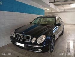 Blu/azzurro Usata 2005 Mercedes E200 AMG Tre volumi | 3500 €