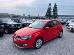 Rosso Usata 2012 VW Polo Comfortline Tre volumi | 5500 € (Buon prezzo)