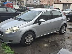 Grigio Usata 2007 Fiat Grande Punto Due volumi | 2700 € (Buon prezzo)