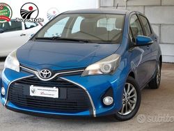 Blu Usata 2016 Toyota Yaris Lounge Tre volumi | 9400 € (Buon prezzo)