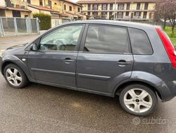 Grigio Usata 2008 Ford Fiesta Due volumi | 1500 € (Ottimo prezzo)
