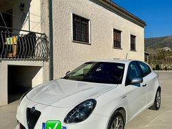 Bianco Usata 2019 Alfa Romeo Giulietta Tre volumi | 15.000 € (Cara)