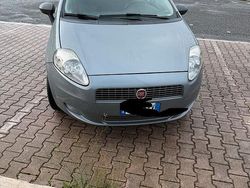 Grigio Usata 2009 Fiat Punto Due volumi | 2000 €