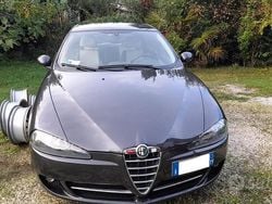 Grigio(met.) Usata 2007 Alfa Romeo 147 Exclusive Due volumi | 3200 € (Buon prezzo)