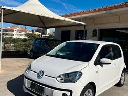 Bianco Usata 2014 VW up! Due volumi | 7400 € (Buon prezzo)