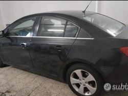 Nero Usata 2011 Chevrolet Cruze Tre volumi | 4700 € (Molto cara)