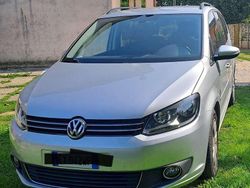 Argento Usata 2015 VW Touran Comfortline Monovolume | 15.000 € (Buon prezzo)