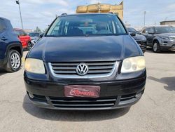Nero Usata 2004 VW Touran Trendline Monovolume | 2490 € (Buon prezzo)