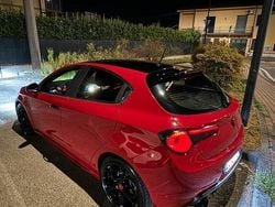 Rosso Usata 2011 Alfa Romeo Giulietta Due volumi | 5000 € (Cara)