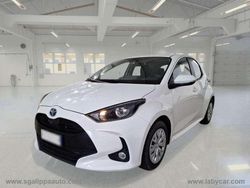 Bianco Usata 2022 Toyota Yaris Hybrid Business Edition Tre volumi | 15.890 € (Super prezzo)