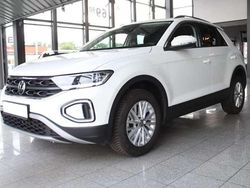 Bianco(met.) Usata 2024 VW T-Roc Life SUV | 22.490 € (Ottimo prezzo)