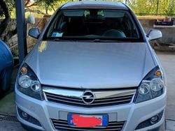 Grigio Usata 2010 Opel Astra Edition Station wagon | 3500 € (Molto cara)