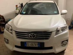Bianco Usata 2012 Toyota RAV4 SUV | 9950 € (Buon prezzo)