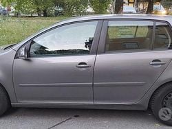 Grigio Usata 2007 VW Golf V | 2800 €
