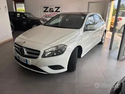 Bianco Usata 2013 Mercedes A180 Tre volumi | 9500 € (Buon prezzo)