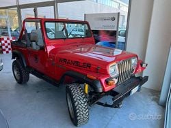 Nessuno(met.) Usata 1990 Jeep Wrangler Laredo SUV | 10.500 €