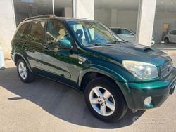 Verde Usata 2004 Toyota RAV4 Tre volumi | 3499 € (Ottimo prezzo)