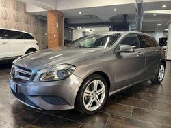 Grigio Usata 2015 Mercedes A180 Executive Tre volumi | 12.900 € (Buon prezzo)