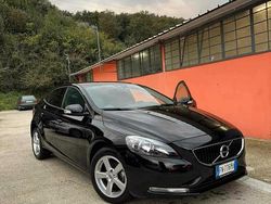 Nero Usata 2018 Volvo V40 Station wagon | 12.700 € (Buon prezzo)