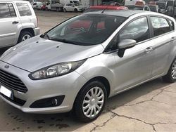 Argento Usata 2014 Ford Fiesta Business Edition Tre volumi | 6999 € (Cara)