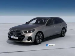 Vari colori Nuova 2025 BMW 520 M Sport Station wagon | 71.799 € (Buon prezzo)
