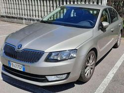 Argento Usata 2015 Skoda Octavia Tre volumi | 8300 € (Cara)