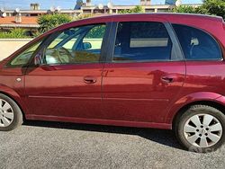 Usata 2004 Opel Meriva Monovolume | 3000 € (Molto cara)