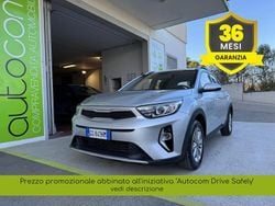 Argento Usata 2022 Kia Stonic Style SUV | 13.450 € (Cara)
