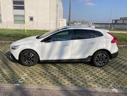 Bianco Usata 2018 Volvo V40 Due volumi | 13.000 € (Buon prezzo)