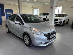 Argento Usata 2012 Peugeot 208 Allure Due volumi | 5490 € (Buon prezzo)
