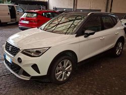 Bianco nevada tetto grigio Usata 2024 Seat Arona SUV | 17.900 € (Buon prezzo)